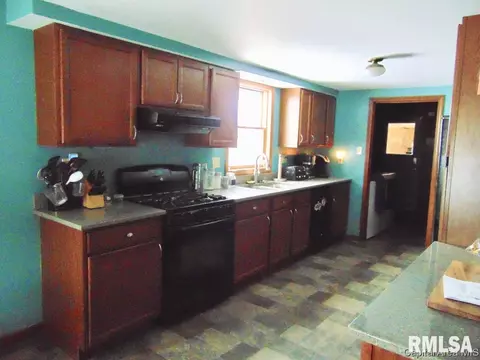 303 E Locust, Chatham, IL 62629 photo 5