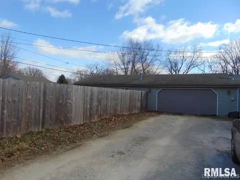 303 E Locust, Chatham, IL 62629 photo 13
