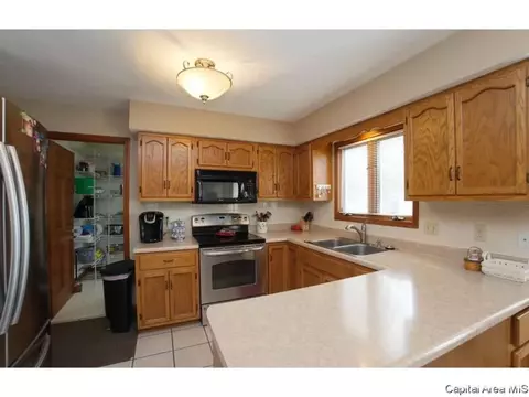 1801 Hunter Ridge Dr, Springfield, IL 62704 photo 18