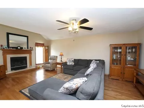 1801 Hunter Ridge Dr, Springfield, IL 62704 photo 13