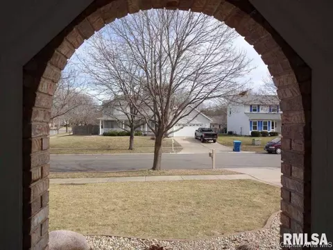 1801 Hunter Ridge Dr, Springfield, IL 62704 photo 5