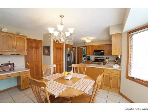 1801 Hunter Ridge Dr, Springfield, IL 62704 photo 15