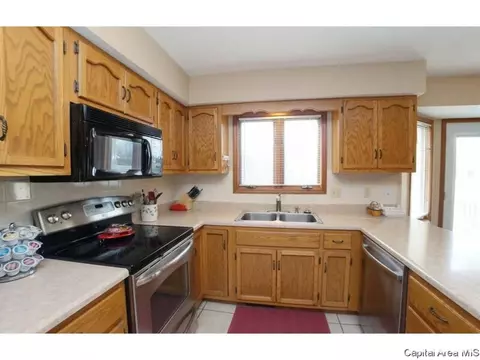 1801 Hunter Ridge Dr, Springfield, IL 62704 photo 19