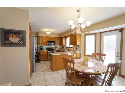 1801 Hunter Ridge Dr, Springfield, IL 62704 photo 16