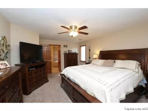 1801 Hunter Ridge Dr, Springfield, IL 62704 photo 21