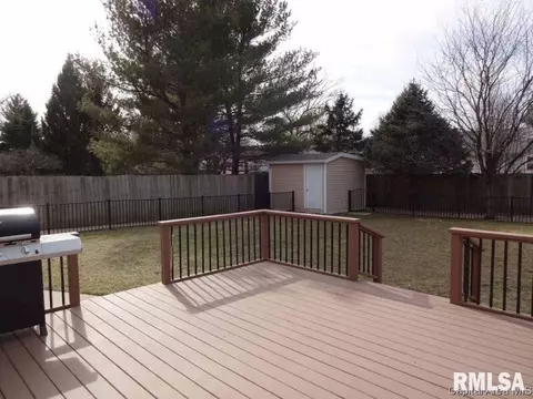1801 Hunter Ridge Dr, Springfield, IL 62704 photo 8