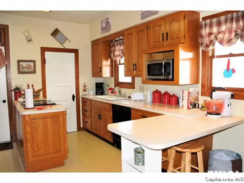 1111 N 2nd St, Springfield, IL 62702 photo 14