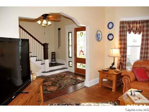 1111 N 2nd St, Springfield, IL 62702 photo 6