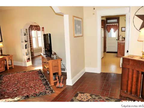 1111 N 2nd St, Springfield, IL 62702 photo 5