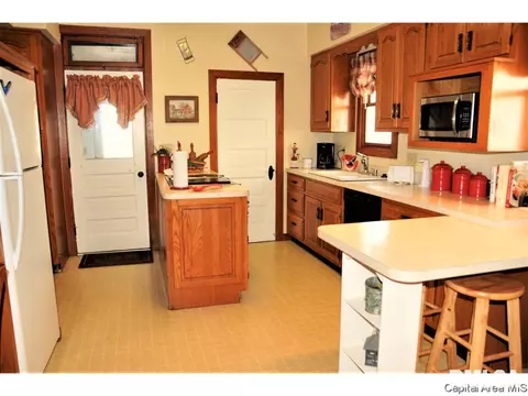 1111 N 2nd St, Springfield, IL 62702 photo 15