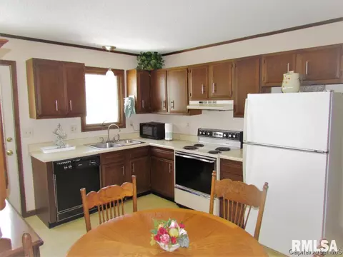 2514 Austin Dr, Springfield, IL 62704 photo 7