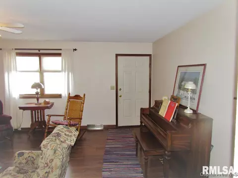 2514 Austin Dr, Springfield, IL 62704 photo 4