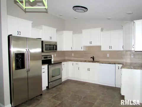 1033 Archer Elevator, Springfield, IL 62711 photo 6