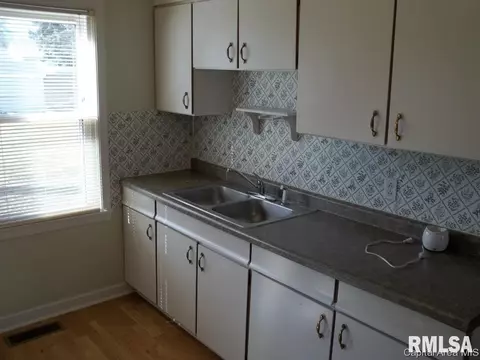 3319 Sheridan, Springfield, IL 62703 photo 5