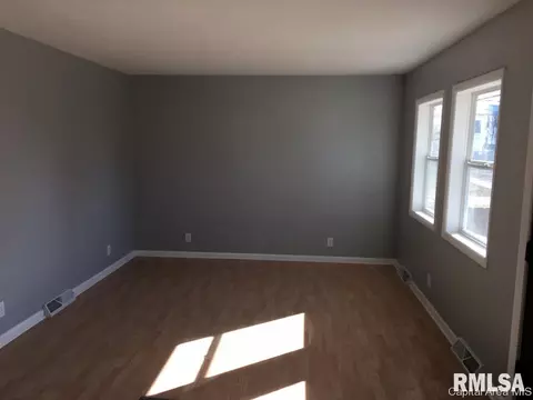 941 E Griffiths Ave, Springfield, IL 62702 photo 6