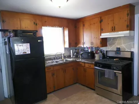116 S Pilot St, Oneida, IL 61467 photo 13