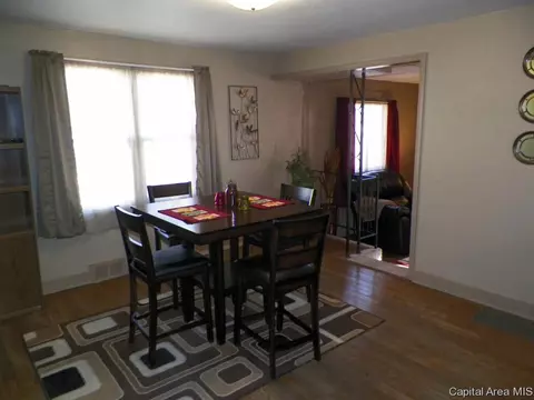 116 S Pilot St, Oneida, IL 61467 photo 8