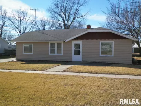 116 S Pilot St, Oneida, IL 61467 photo 1