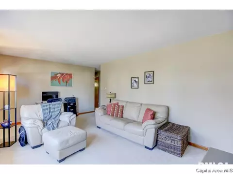 2714 Huntington, Springfield, IL 62703 photo 8