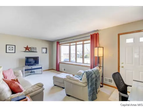 2714 Huntington, Springfield, IL 62703 photo 2