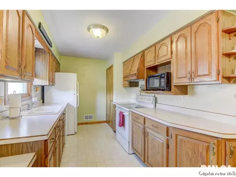 2714 Huntington, Springfield, IL 62703 photo 3