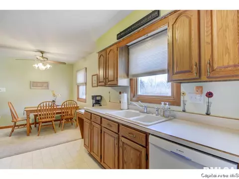 2714 Huntington, Springfield, IL 62703 photo 9