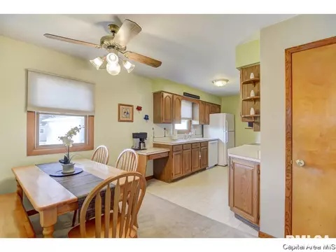 2714 Huntington, Springfield, IL 62703 photo 4