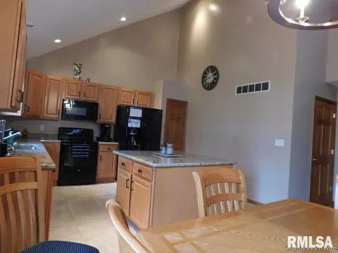 2317 Gander Rd, Springfield, IL 62711 photo 9