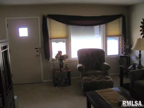 2104 S State St, Springfield, IL 62704 photo 6