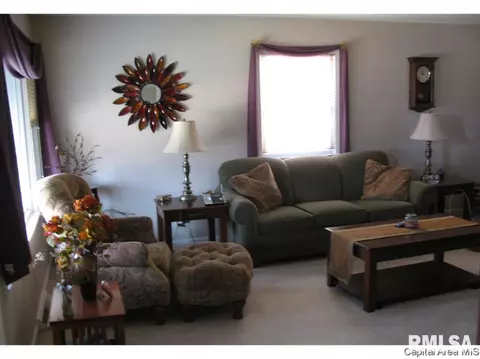 2104 S State St, Springfield, IL 62704 photo 5