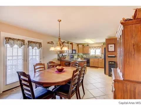 390 Walnut Gln, Springfield, IL 62707 photo 9