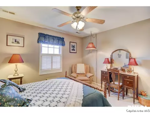 390 Walnut Gln, Springfield, IL 62707 photo 19
