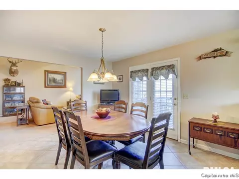 390 Walnut Gln, Springfield, IL 62707 photo 6