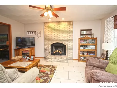 4360 Comanche Dr, Springfield, IL 62711 photo 6