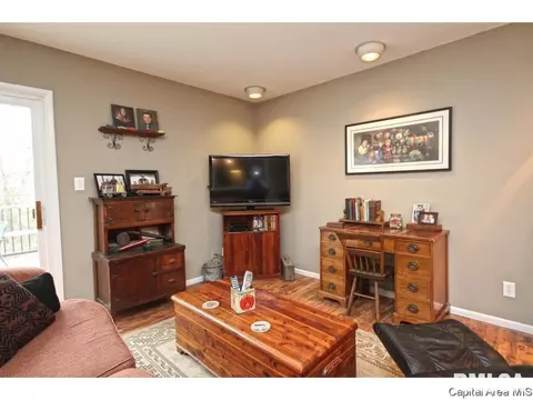 604 Kenyon Dr, Springfield, IL 62704 photo 3