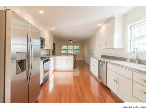 2121 Cardinal Dr, Springfield, IL 62704 photo 3