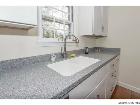 2121 Cardinal Dr, Springfield, IL 62704 photo 9