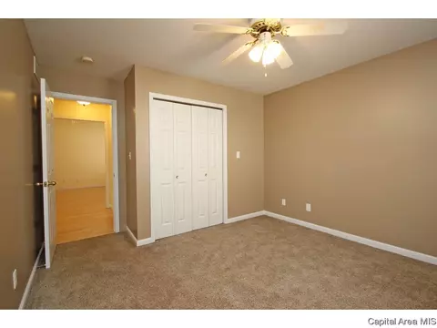 3328 Red Bud Ln, Springfield, IL 62712 photo 18