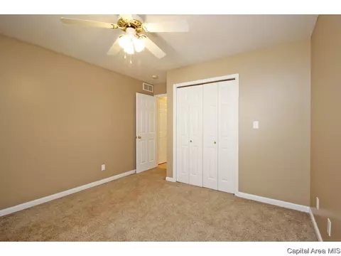 3328 Red Bud Ln, Springfield, IL 62712 photo 15