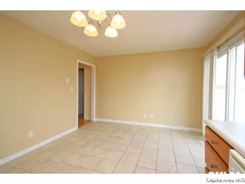 3328 Red Bud Ln, Springfield, IL 62712 photo 8