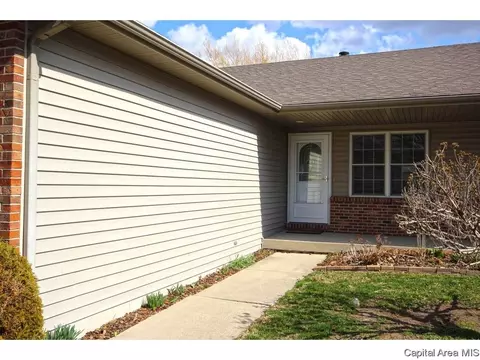 3328 Red Bud Ln, Springfield, IL 62712 photo 2