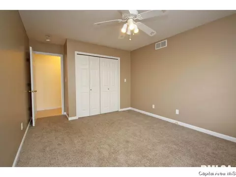 3328 Red Bud Ln, Springfield, IL 62712 photo 14