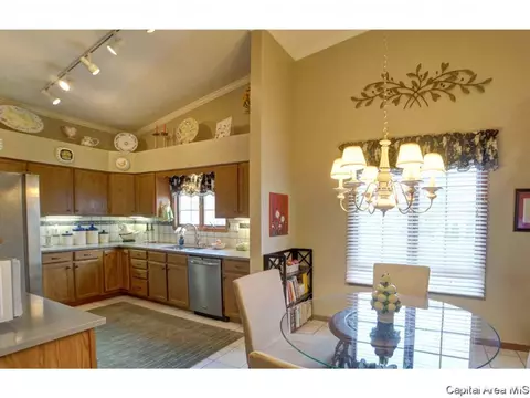 1401 Guemes Ct, Springfield, IL 62702 photo 5