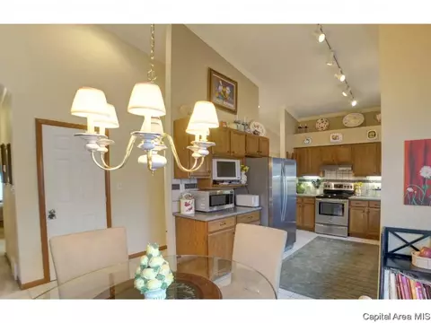 1401 Guemes Ct, Springfield, IL 62702 photo 6