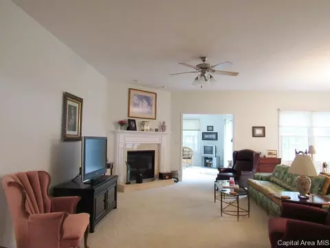 2304 Dubsdread Dr, Springfield, IL 62711 photo 17