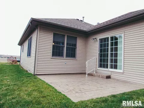 2304 Dubsdread Dr, Springfield, IL 62711 photo 8