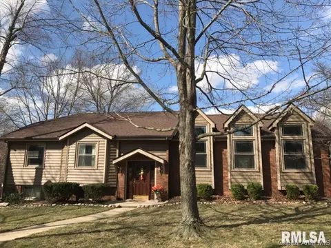 3233 W Point Dr, Springfield, IL 62704 photo 1
