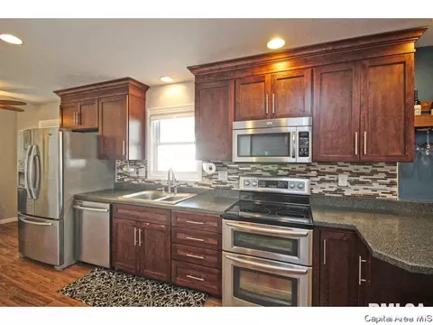 1609 S Walnut, Springfield, IL 62704 photo 9