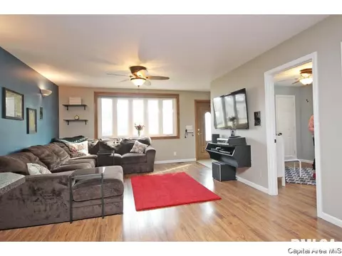 1609 S Walnut, Springfield, IL 62704 photo 2