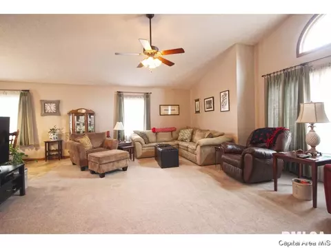 112 Davinci, Springfield, IL 62703 photo 3
